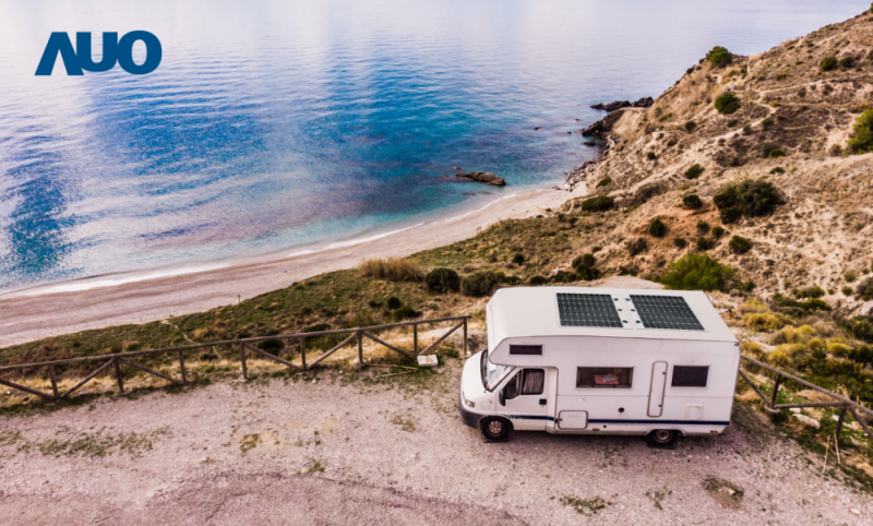 「可撓輕量化太陽光電板SunCurva」使用輕量特殊耐候型複合板取代傳統太陽能板的玻璃前板，不僅降低70%重量，每米平方僅3Kg；具有抗衝擊性能及通過電磁相容性測試，可應用於交通運輸工具，如露營車、遊艇等